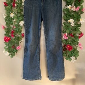 Signature by Levi Strauss Women's Straight Leg Blue Jeans